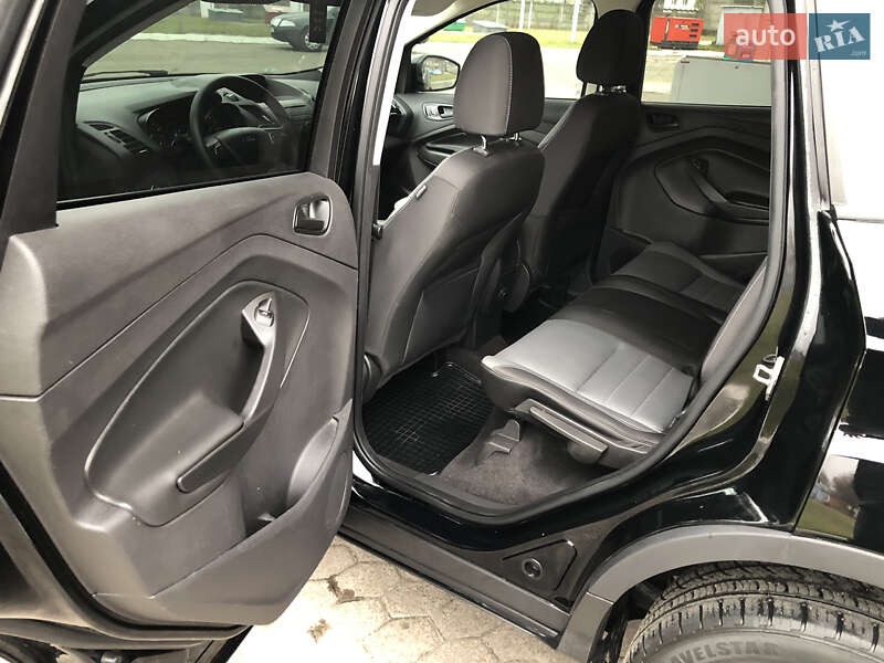 Внедорожник / Кроссовер Ford Escape 2017 в Ровно