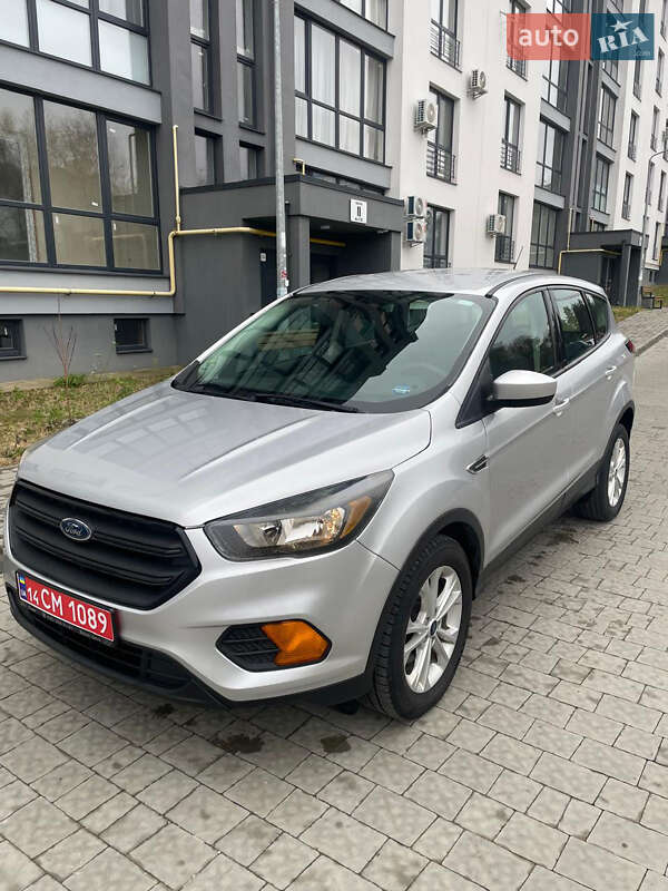 Внедорожник / Кроссовер Ford Escape 2019 в Новояворовске