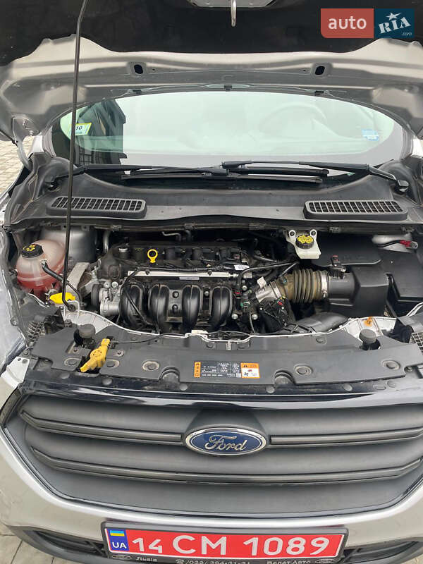 Внедорожник / Кроссовер Ford Escape 2019 в Новояворовске