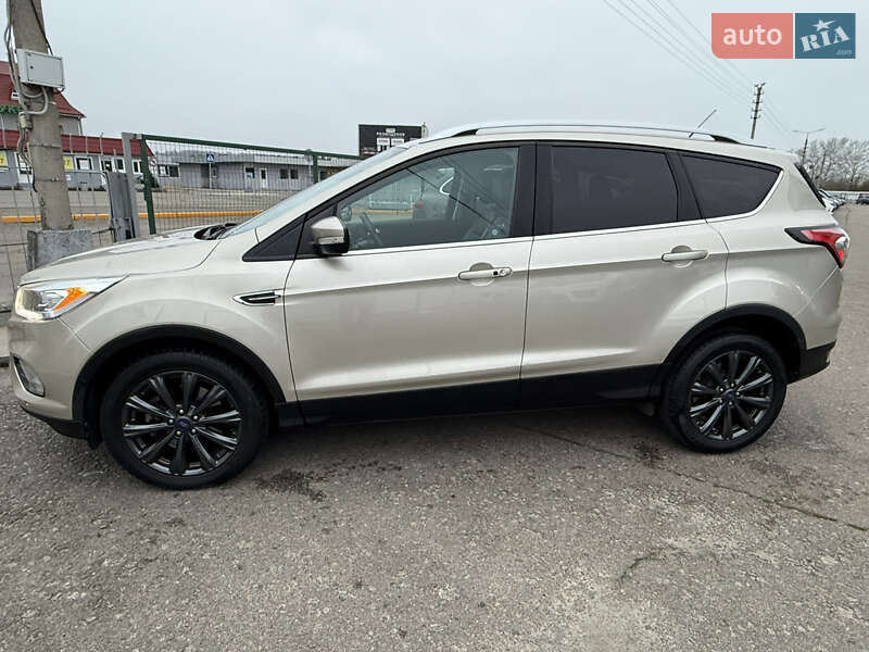 Внедорожник / Кроссовер Ford Escape 2017 в Киеве