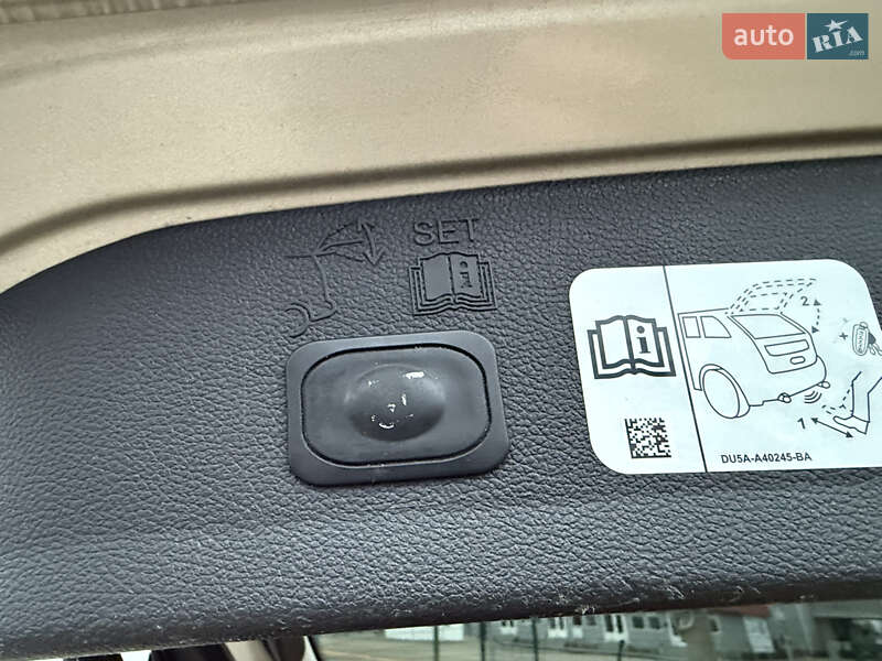 Внедорожник / Кроссовер Ford Escape 2017 в Киеве