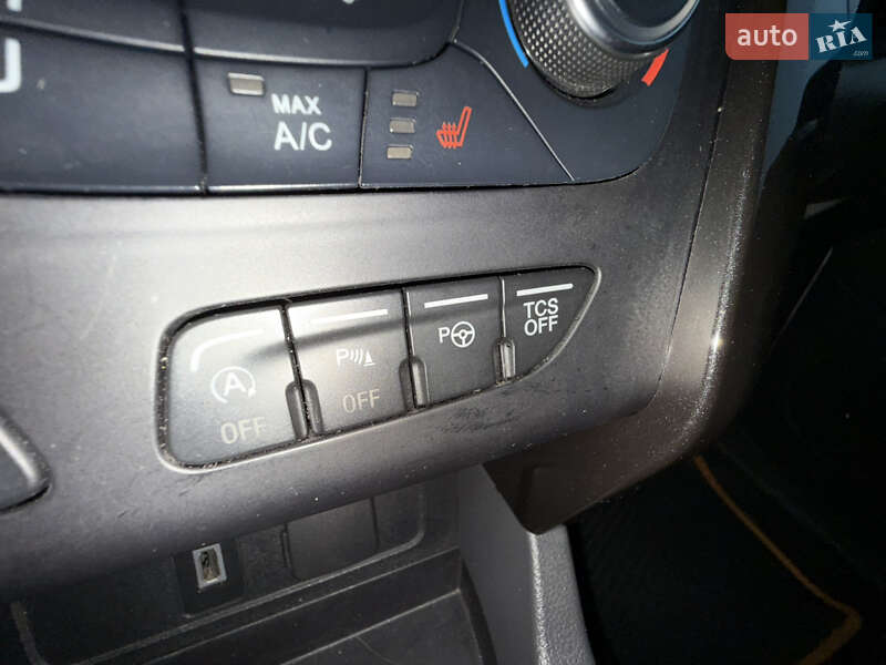 Внедорожник / Кроссовер Ford Escape 2017 в Киеве