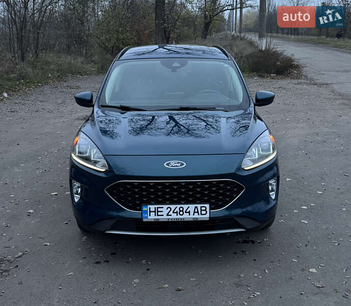 Внедорожник / Кроссовер Ford Escape 2019 в Первомайске