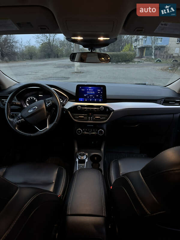 Внедорожник / Кроссовер Ford Escape 2019 в Первомайске