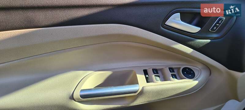 Внедорожник / Кроссовер Ford Escape 2014 в Радехове