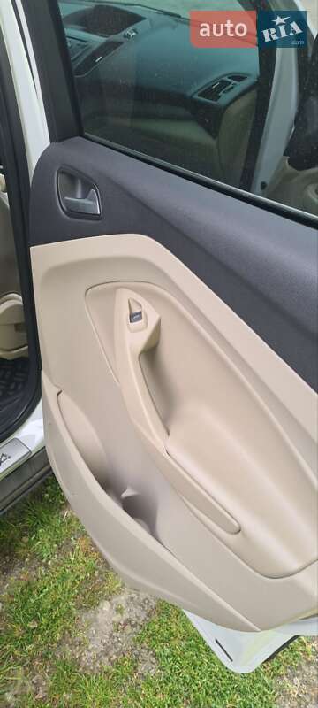 Внедорожник / Кроссовер Ford Escape 2014 в Радехове