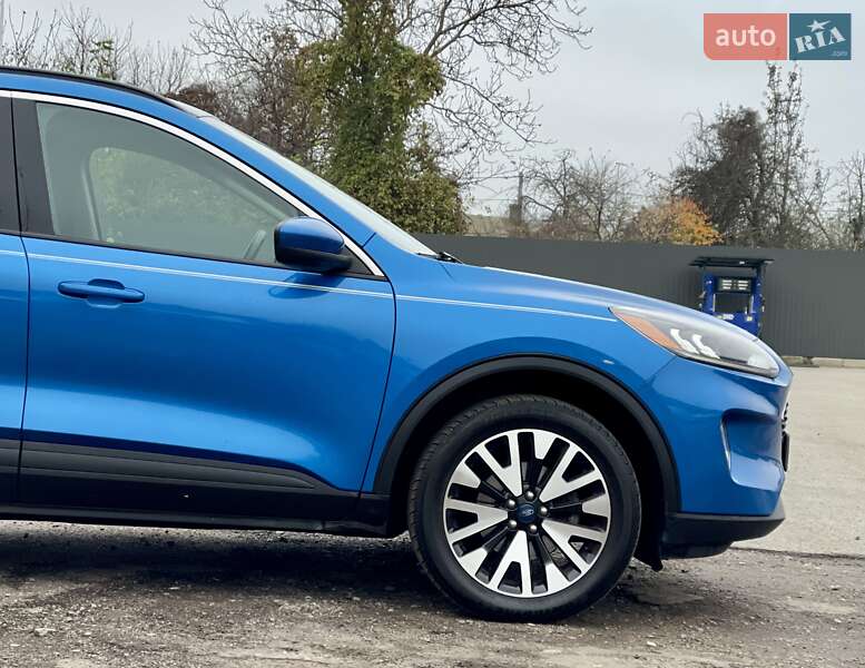 Внедорожник / Кроссовер Ford Escape 2020 в Житомире