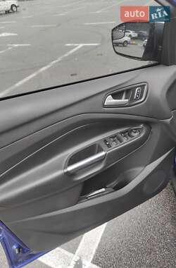 Позашляховик / Кросовер Ford Escape 2015 в Києві