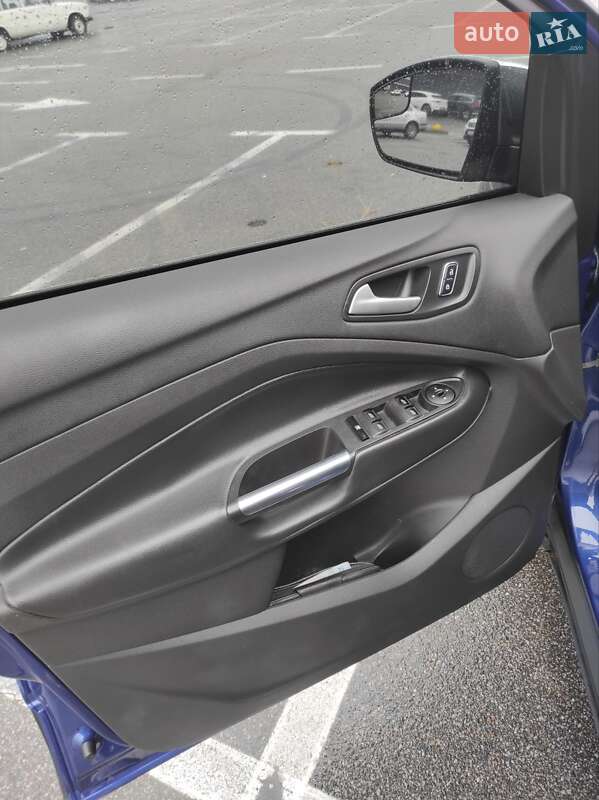 Позашляховик / Кросовер Ford Escape 2015 в Києві