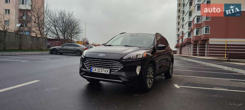 Позашляховик / Кросовер Ford Escape 2020 в Умані