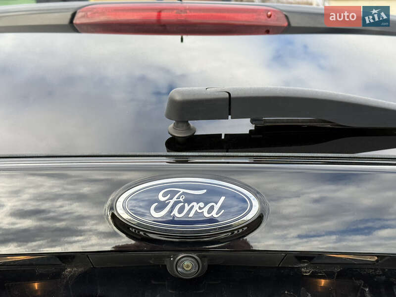 Позашляховик / Кросовер Ford Escape 2016 в Стрию