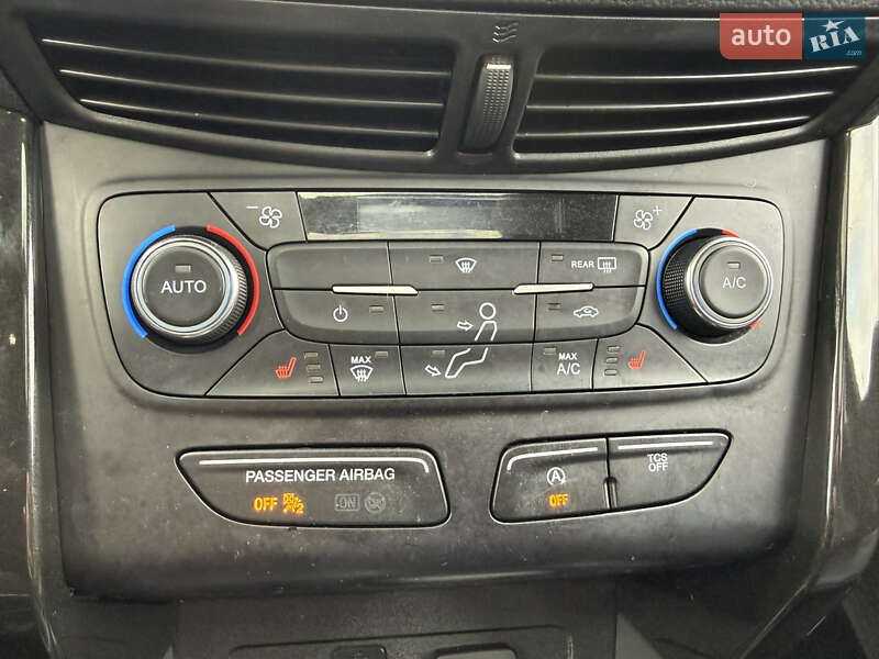 Позашляховик / Кросовер Ford Escape 2016 в Стрию