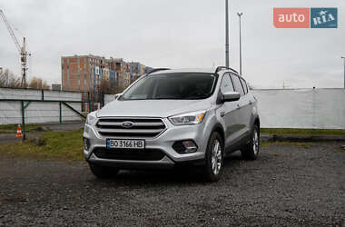 Внедорожник / Кроссовер Ford Escape 2017 в Львове