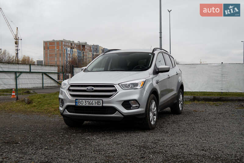 Позашляховик / Кросовер Ford Escape 2017 в Львові