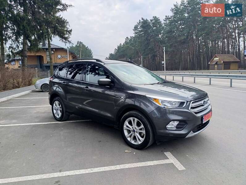 Внедорожник / Кроссовер Ford Escape 2018 в Смыге фото 12 Внедорожник / Кроссовер Ford Escape 2018 в Смыге