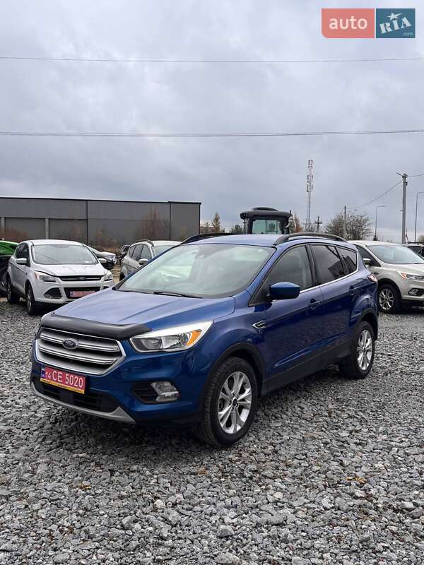 Внедорожник / Кроссовер Ford Escape 2018 в Львове