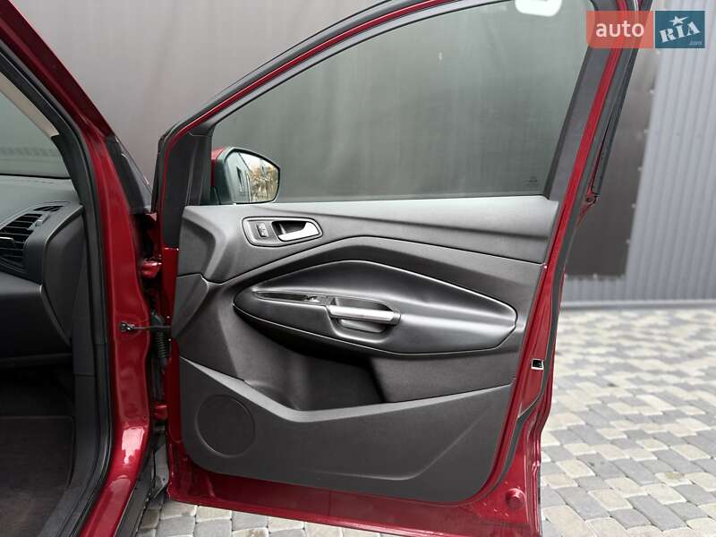 Позашляховик / Кросовер Ford Escape 2018 в Львові