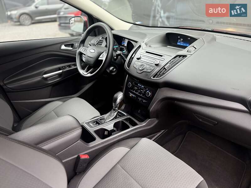 Позашляховик / Кросовер Ford Escape 2018 в Львові