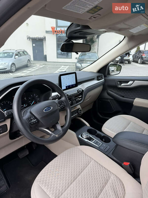 Позашляховик / Кросовер Ford Escape 2021 в Рівному