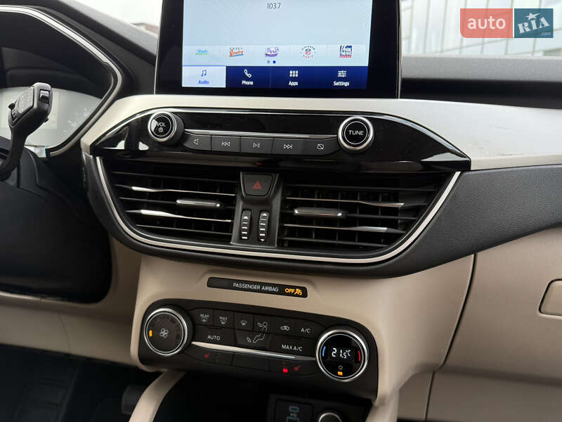 Позашляховик / Кросовер Ford Escape 2021 в Рівному