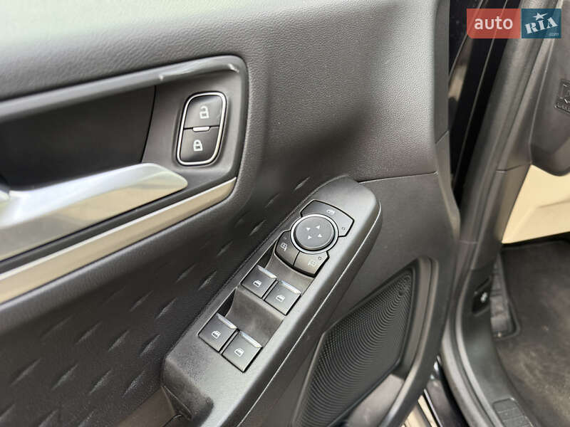 Позашляховик / Кросовер Ford Escape 2021 в Рівному