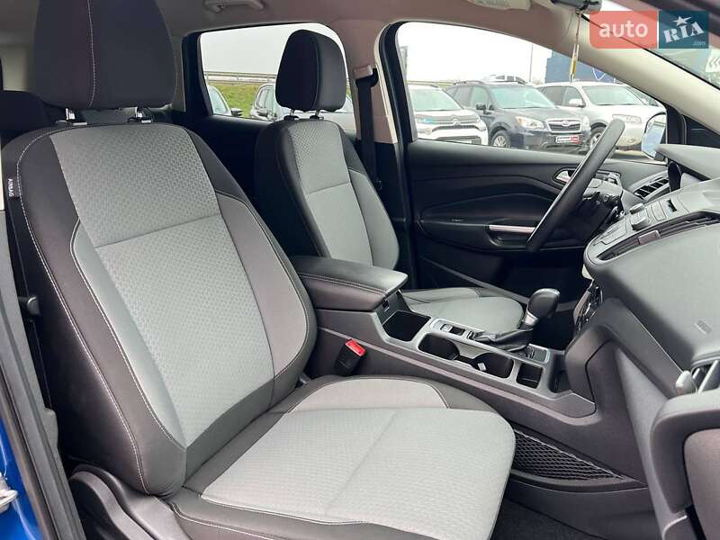 Позашляховик / Кросовер Ford Escape 2016 в Львові фото 40 Позашляховик / Кросовер Ford Escape 2016 в Львові