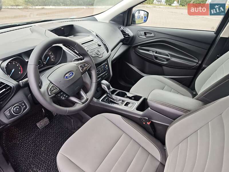 Внедорожник / Кроссовер Ford Escape 2017 в Сумах
