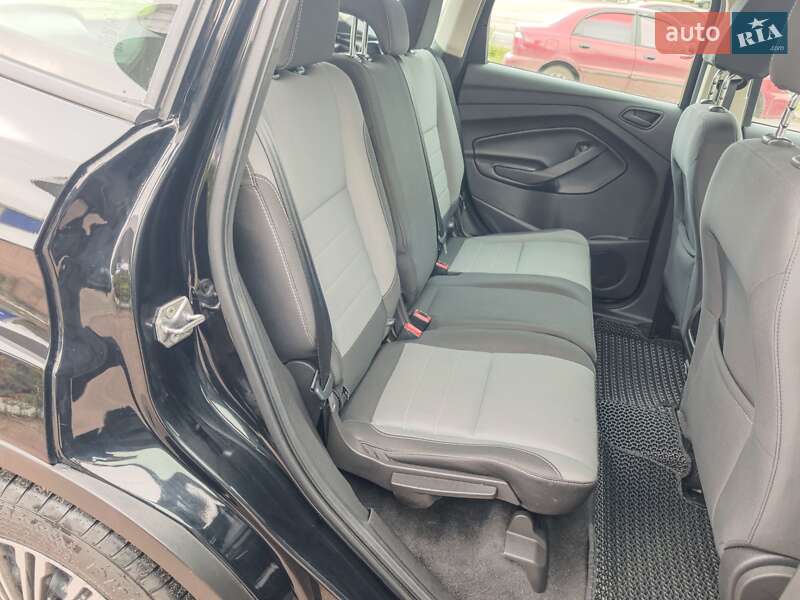 Внедорожник / Кроссовер Ford Escape 2017 в Сумах