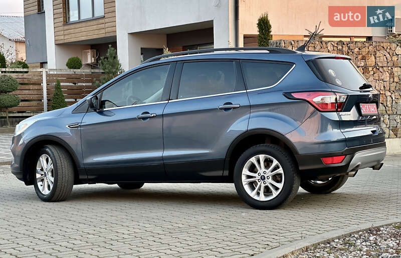 Позашляховик / Кросовер Ford Escape 2017 в Стрию