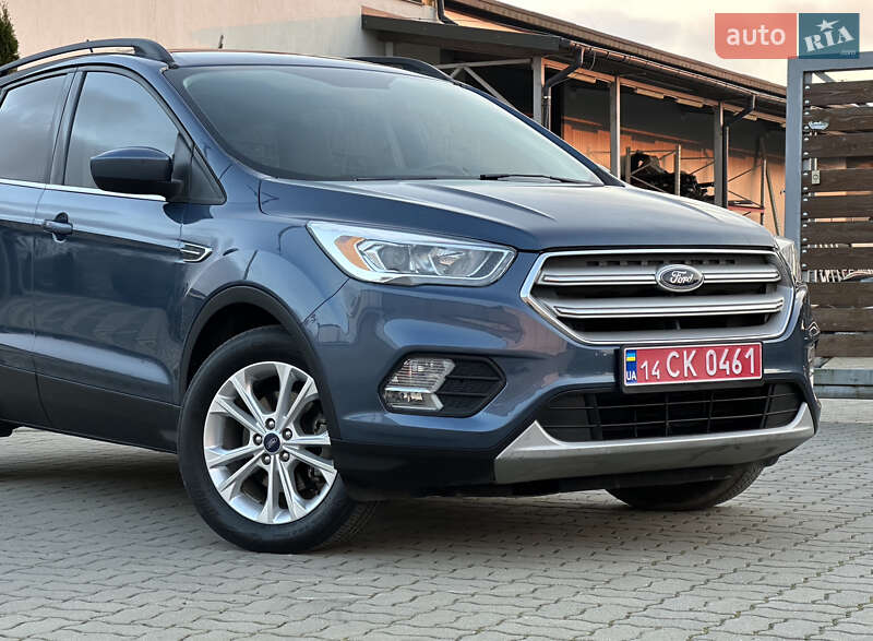 Позашляховик / Кросовер Ford Escape 2017 в Стрию