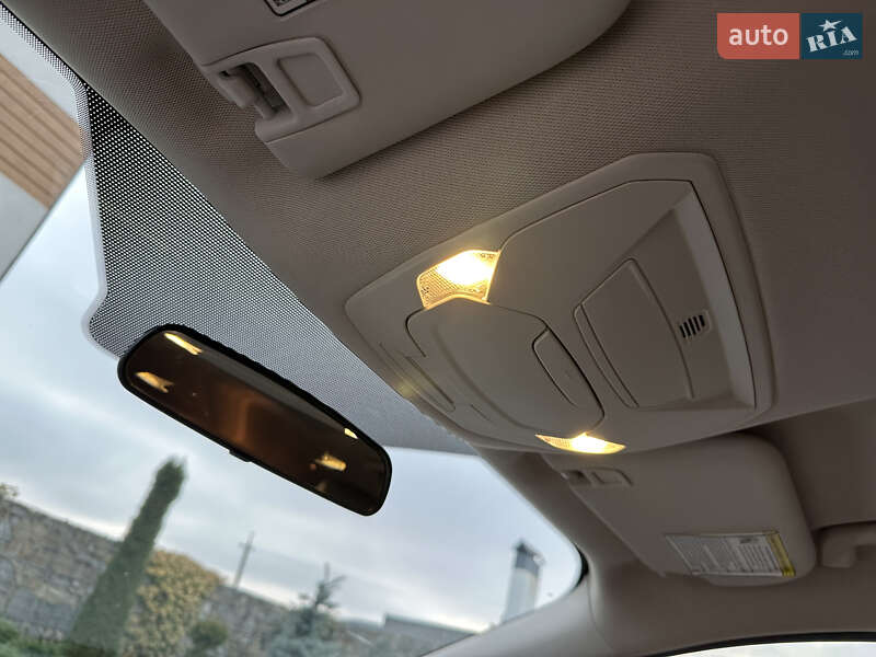 Позашляховик / Кросовер Ford Escape 2017 в Стрию