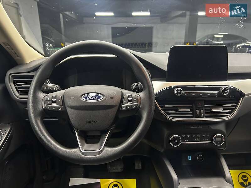 Позашляховик / Кросовер Ford Escape 2020 в Чернівцях