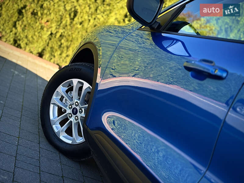 Позашляховик / Кросовер Ford Escape 2019 в Стрию