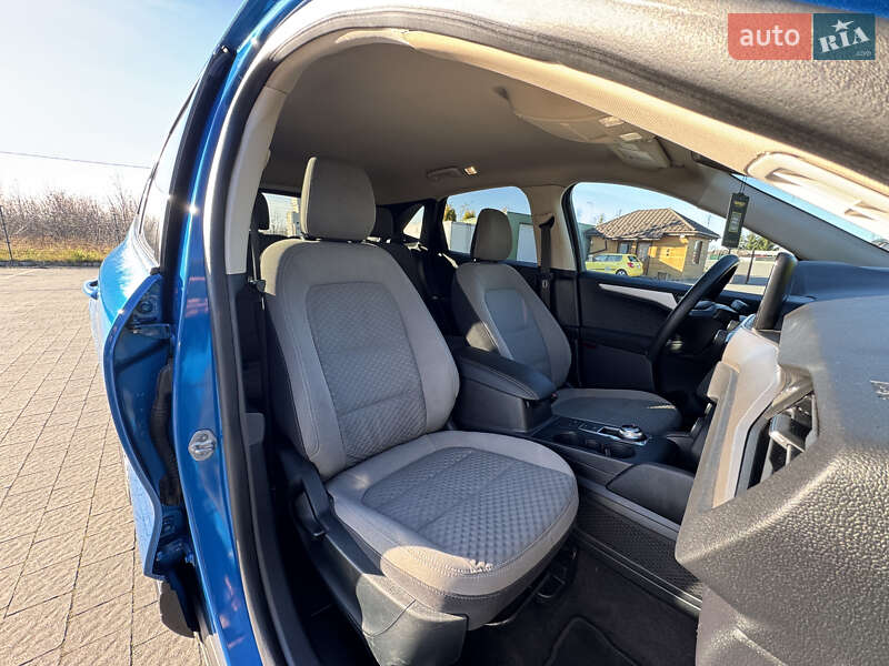 Позашляховик / Кросовер Ford Escape 2019 в Стрию