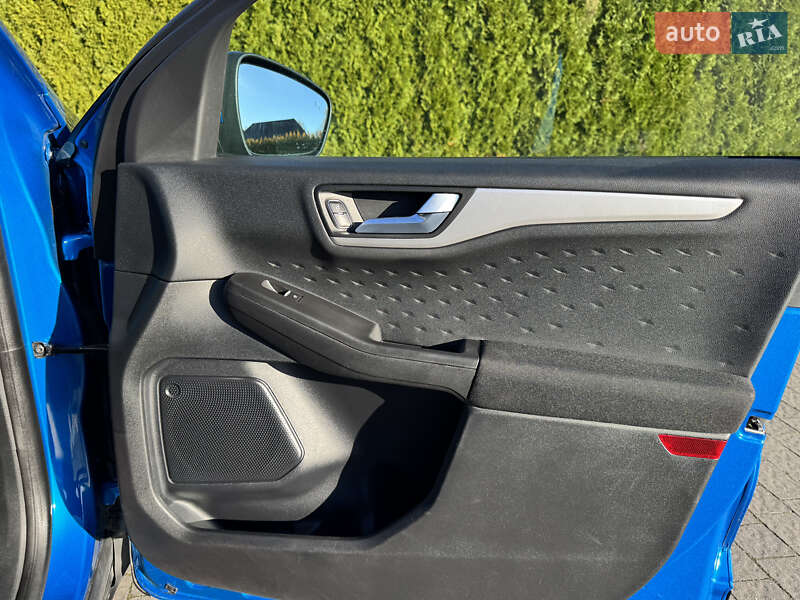 Позашляховик / Кросовер Ford Escape 2019 в Стрию