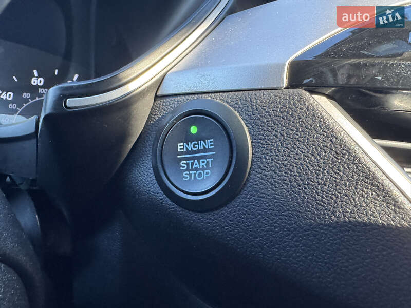 Позашляховик / Кросовер Ford Escape 2019 в Стрию