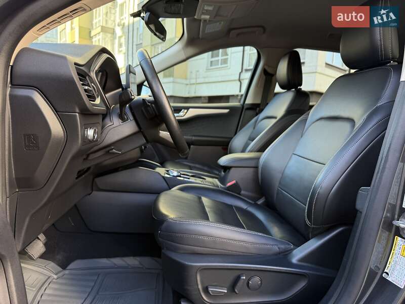 Внедорожник / Кроссовер Ford Escape 2019 в Ивано-Франковске