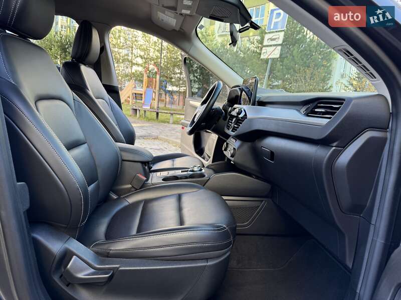 Внедорожник / Кроссовер Ford Escape 2019 в Ивано-Франковске