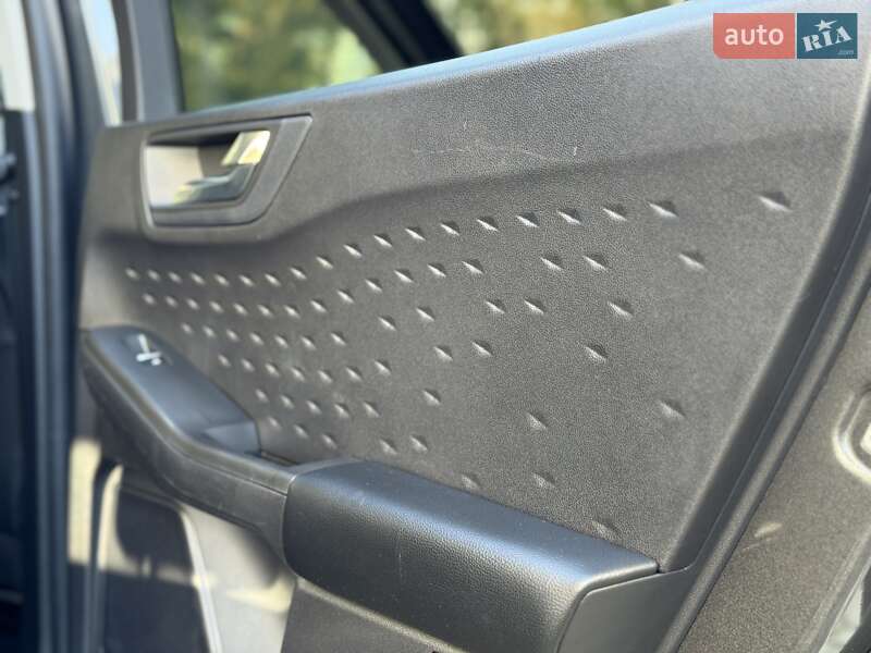 Внедорожник / Кроссовер Ford Escape 2019 в Ивано-Франковске