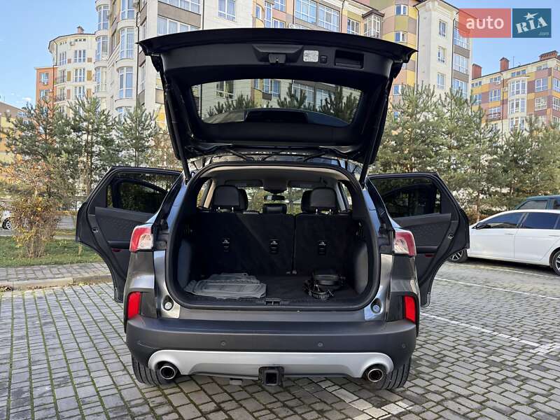 Внедорожник / Кроссовер Ford Escape 2019 в Ивано-Франковске