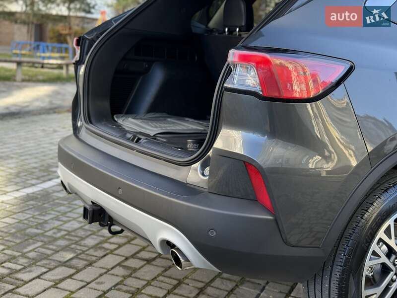 Внедорожник / Кроссовер Ford Escape 2019 в Ивано-Франковске