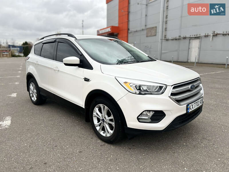 Внедорожник / Кроссовер Ford Escape 2016 в Харькове