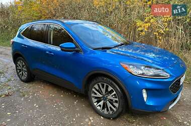 Внедорожник / Кроссовер Ford Escape 2019 в Ивано-Франковске