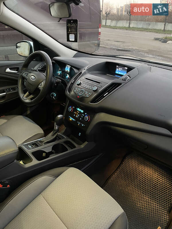 Позашляховик / Кросовер Ford Escape 2017 в Чернівцях фото 19 Позашляховик / Кросовер Ford Escape 2017 в Чернівцях