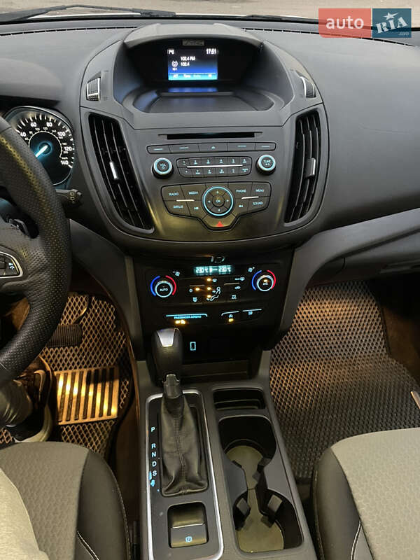 Позашляховик / Кросовер Ford Escape 2017 в Чернівцях фото 23 Позашляховик / Кросовер Ford Escape 2017 в Чернівцях