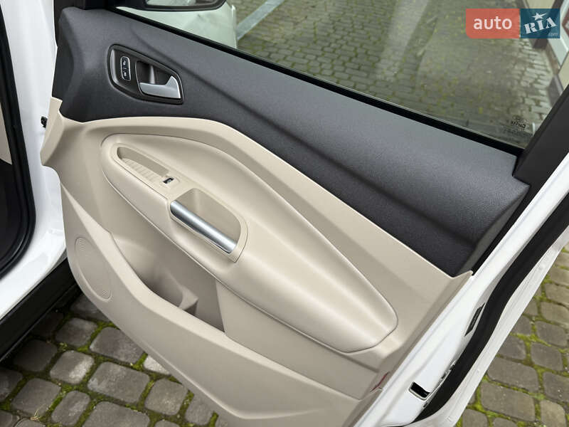 Позашляховик / Кросовер Ford Escape 2017 в Дрогобичі фото 60 Позашляховик / Кросовер Ford Escape 2017 в Дрогобичі