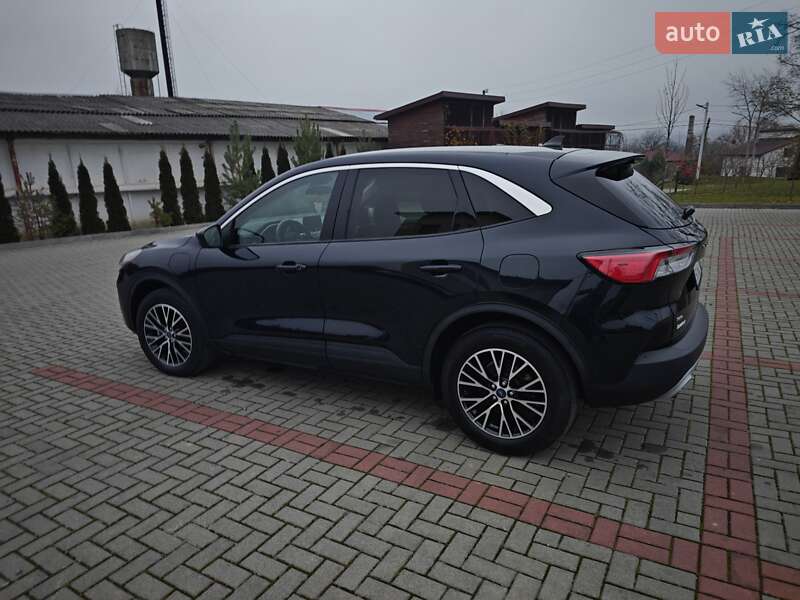 Внедорожник / Кроссовер Ford Escape 2021 в Золочеве