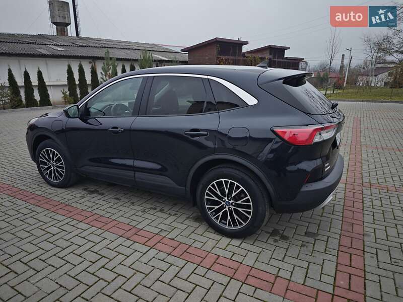 Внедорожник / Кроссовер Ford Escape 2021 в Золочеве