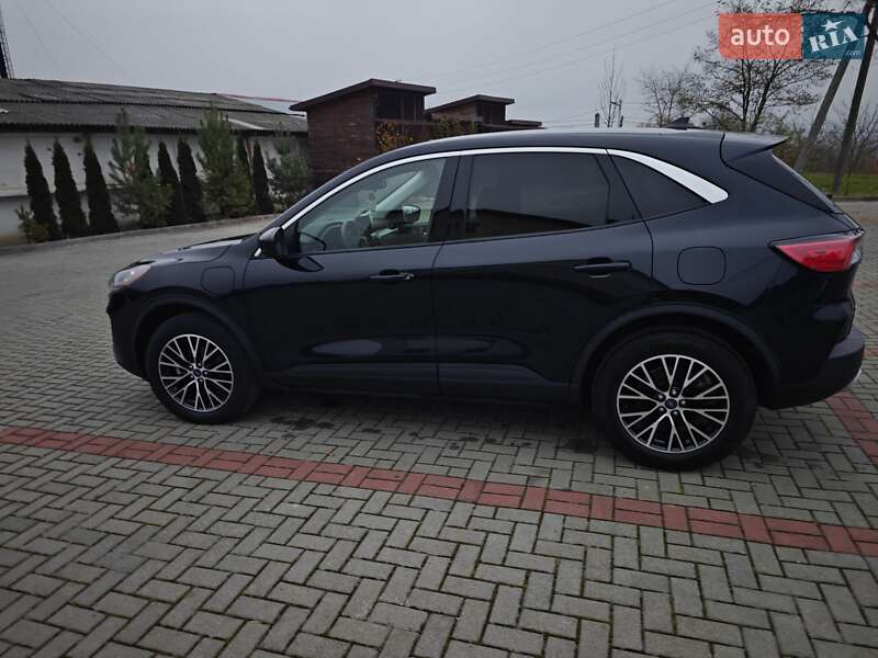 Внедорожник / Кроссовер Ford Escape 2021 в Золочеве