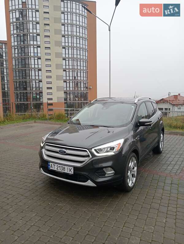 Позашляховик / Кросовер Ford Escape 2019 в Івано-Франківську